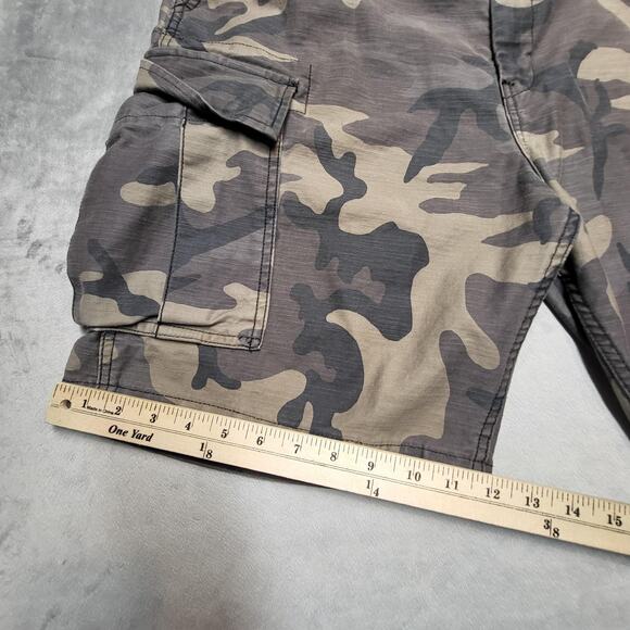 Levi's Shorts Mens 38 Camouflage Cargo Multi Pocket Zip Fly Utility - Picture 5 of 10